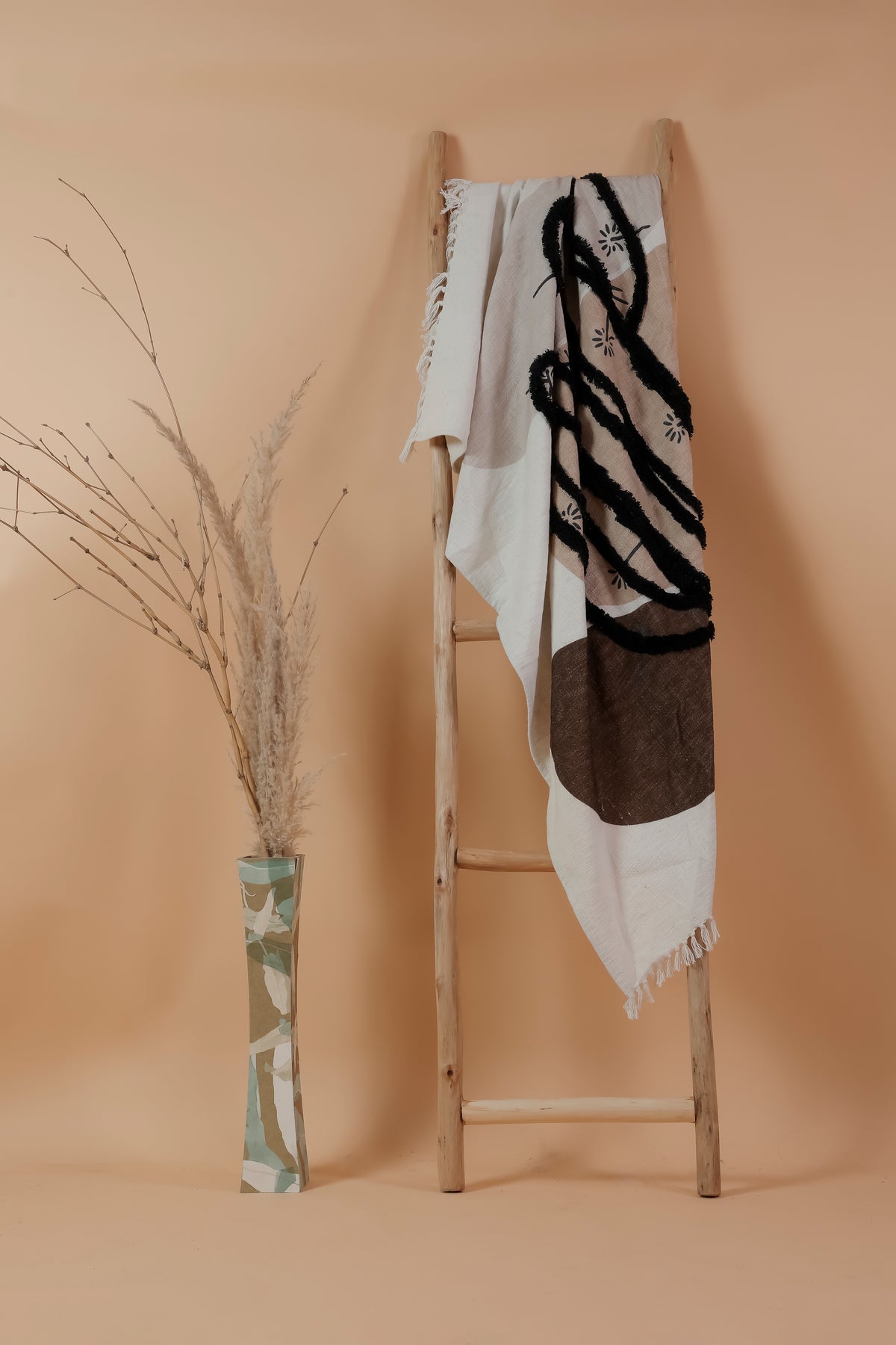 KAWERI - Modern Design Printed Throw Blanket