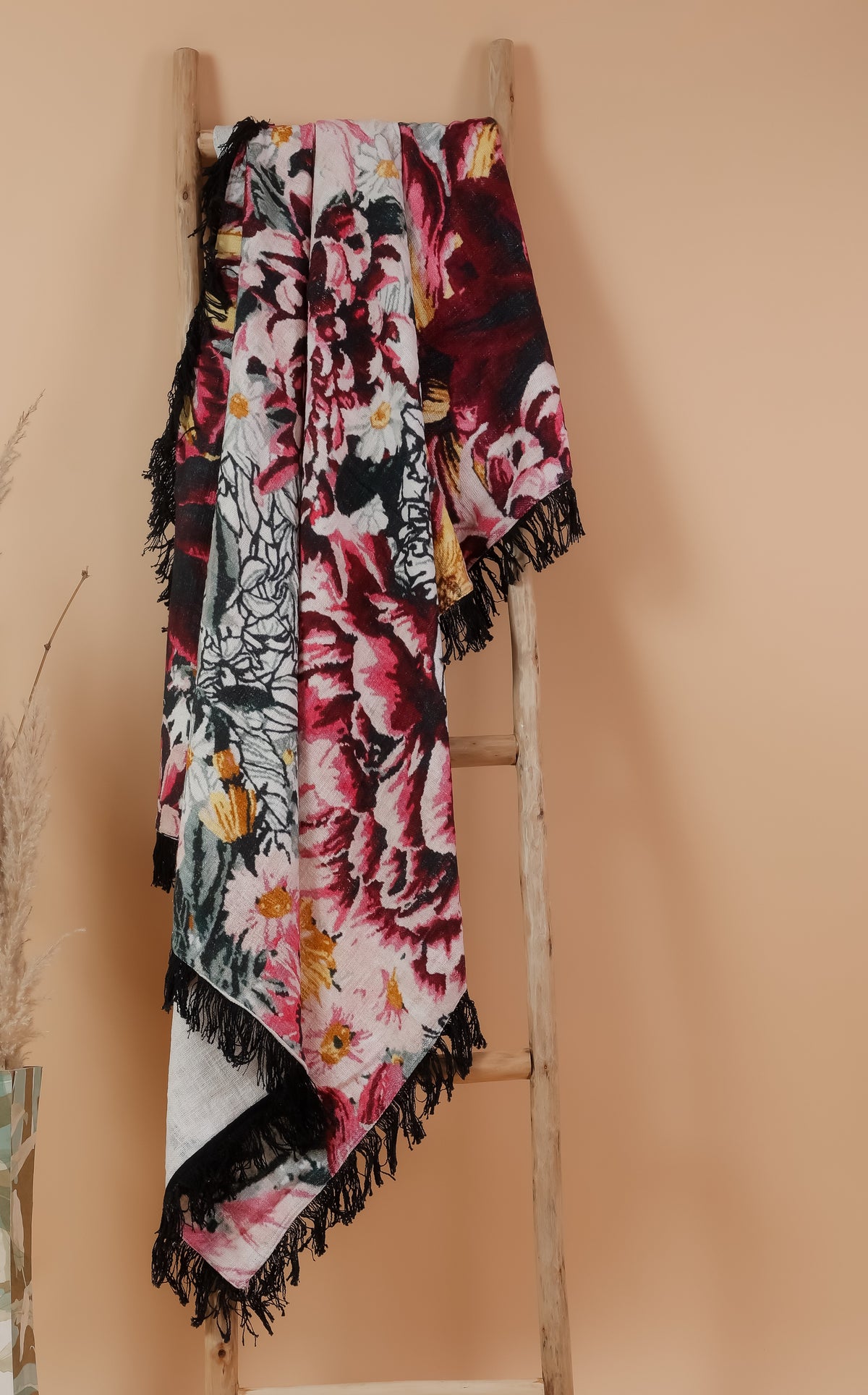 THAPREK - Modern Design Printed Throw Blanket