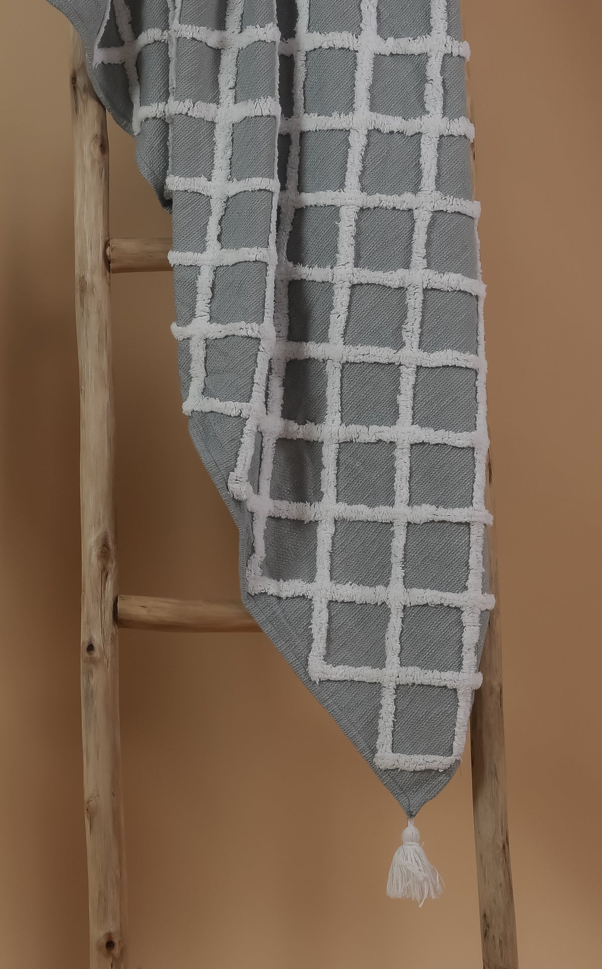 JUDE - Soft Tufted Throw Blanket