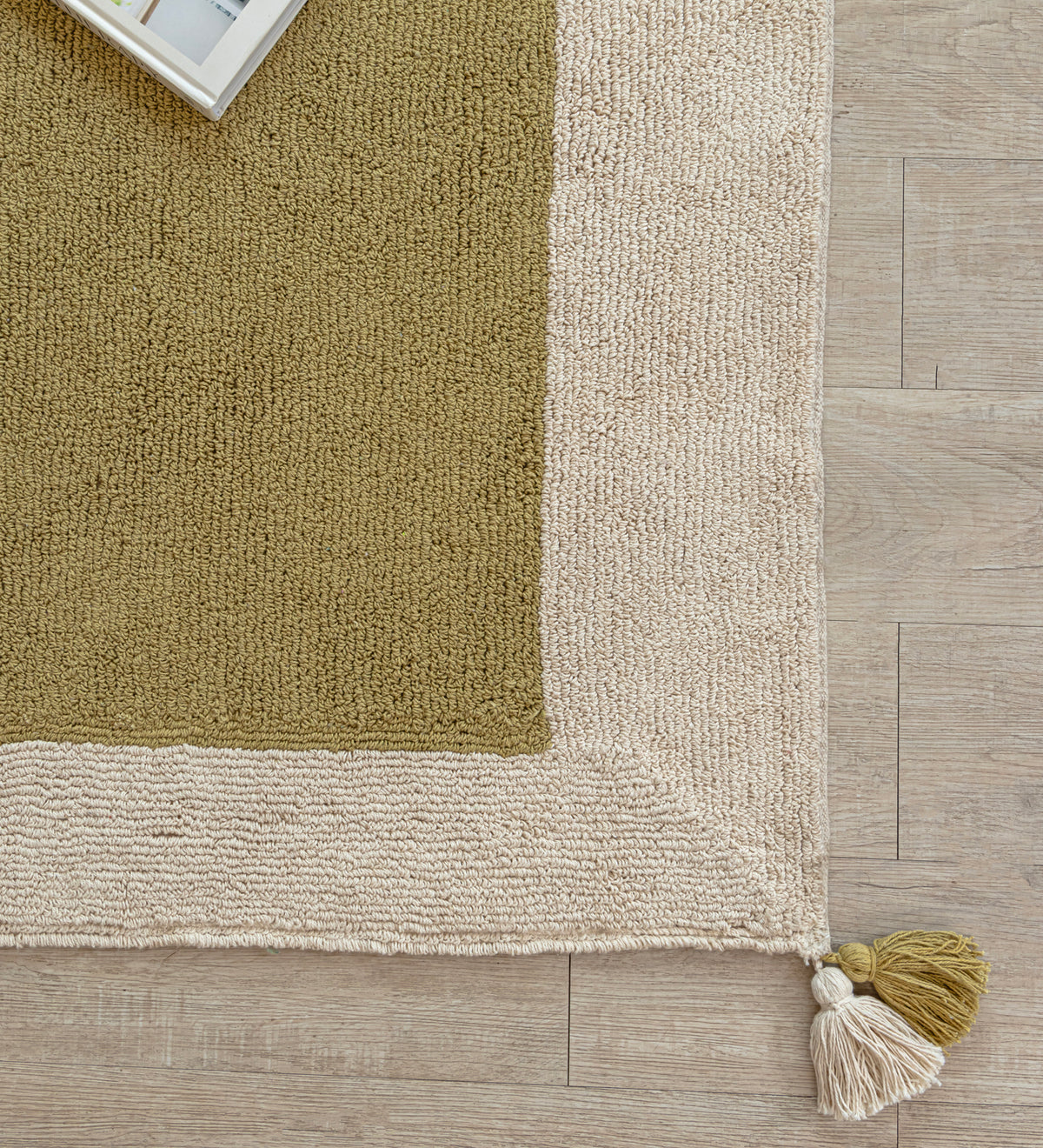 KORA Green Geometric Hand Woven Cotton Dhurrie Rug (6 ft x 4 ft)