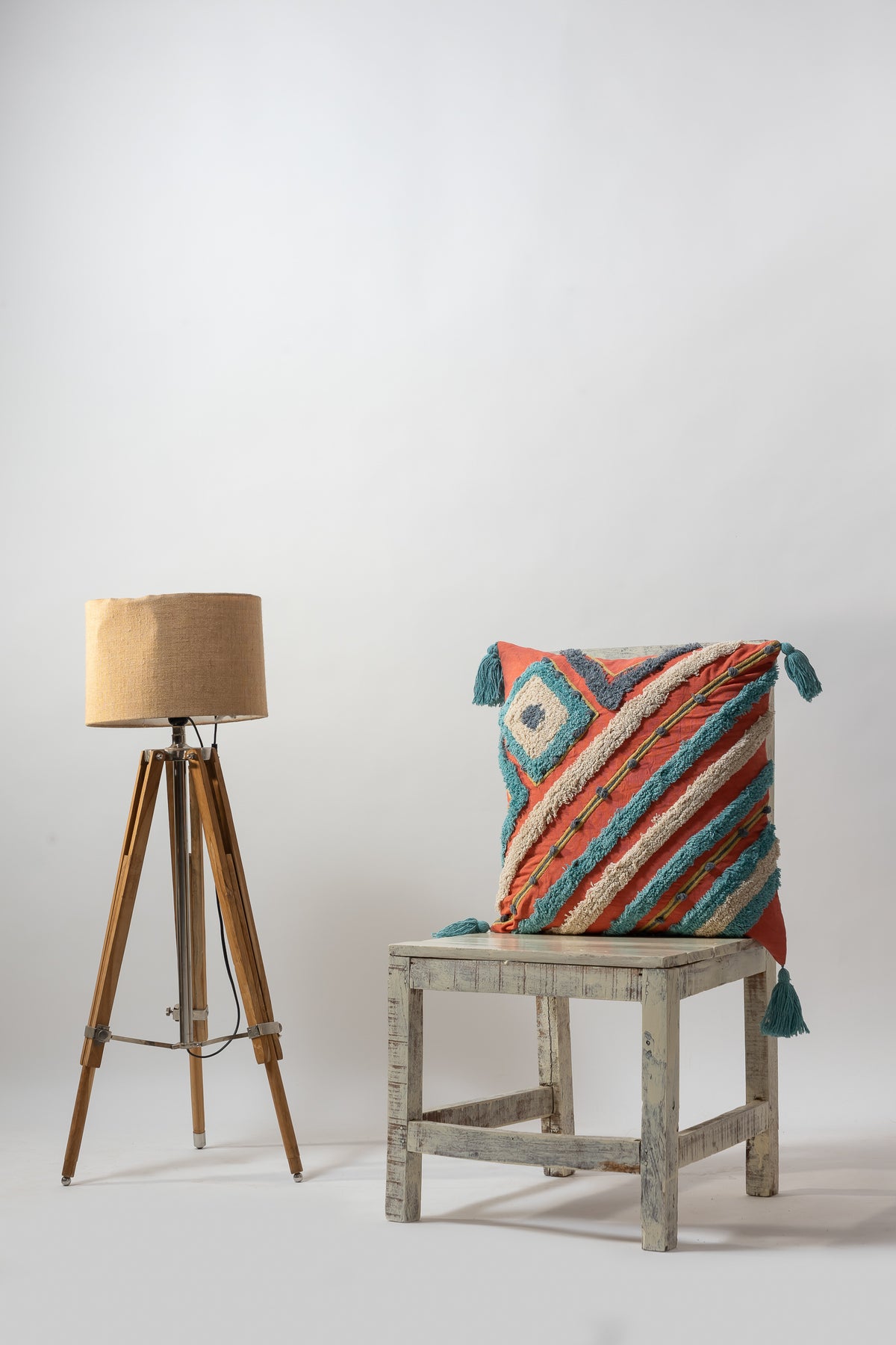 BONGIL - Tufted Decorative Pillow