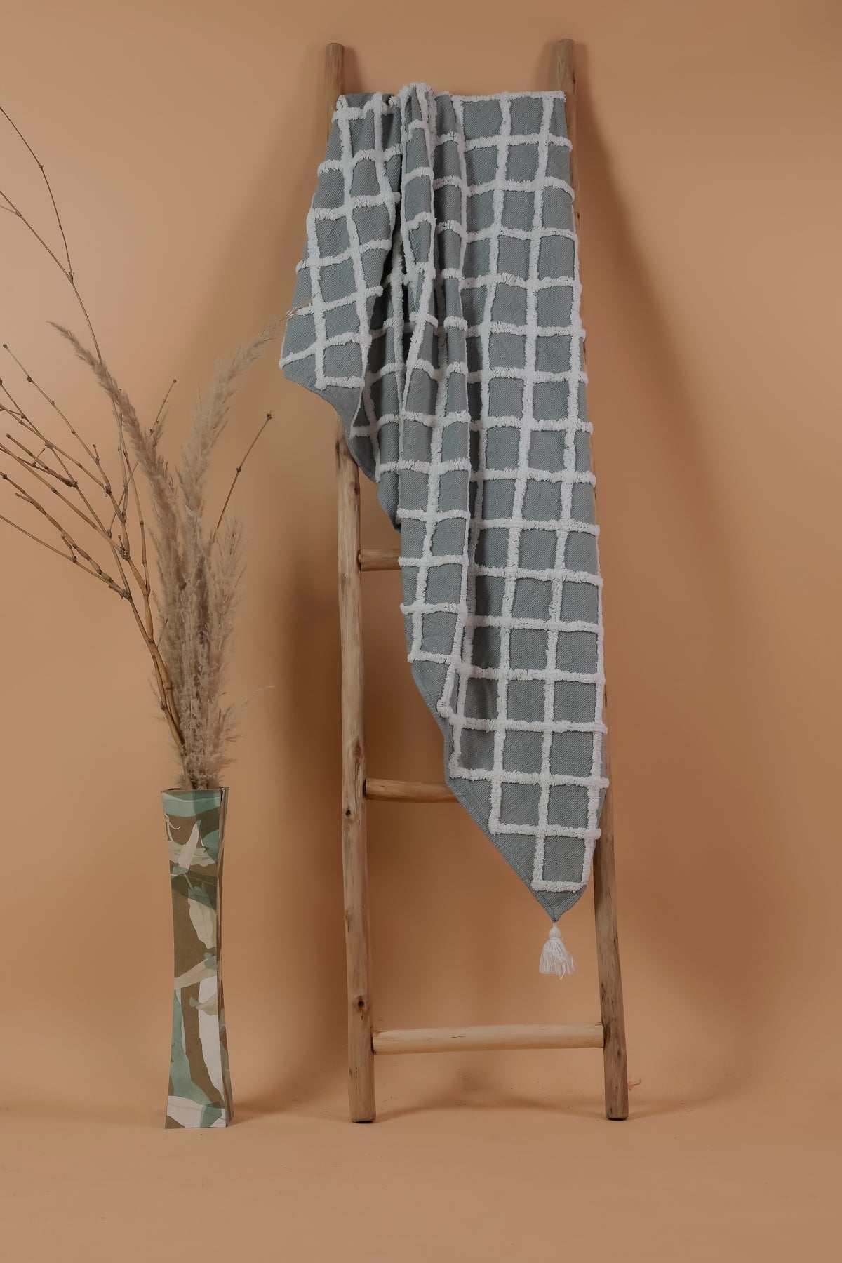 JUDE - Soft Tufted Throw Blanket