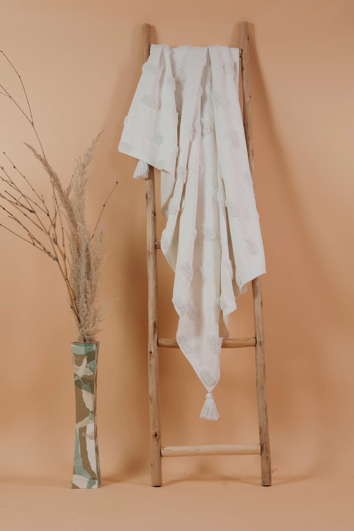 TUK TUK - Soft Tufted Throw Blanket