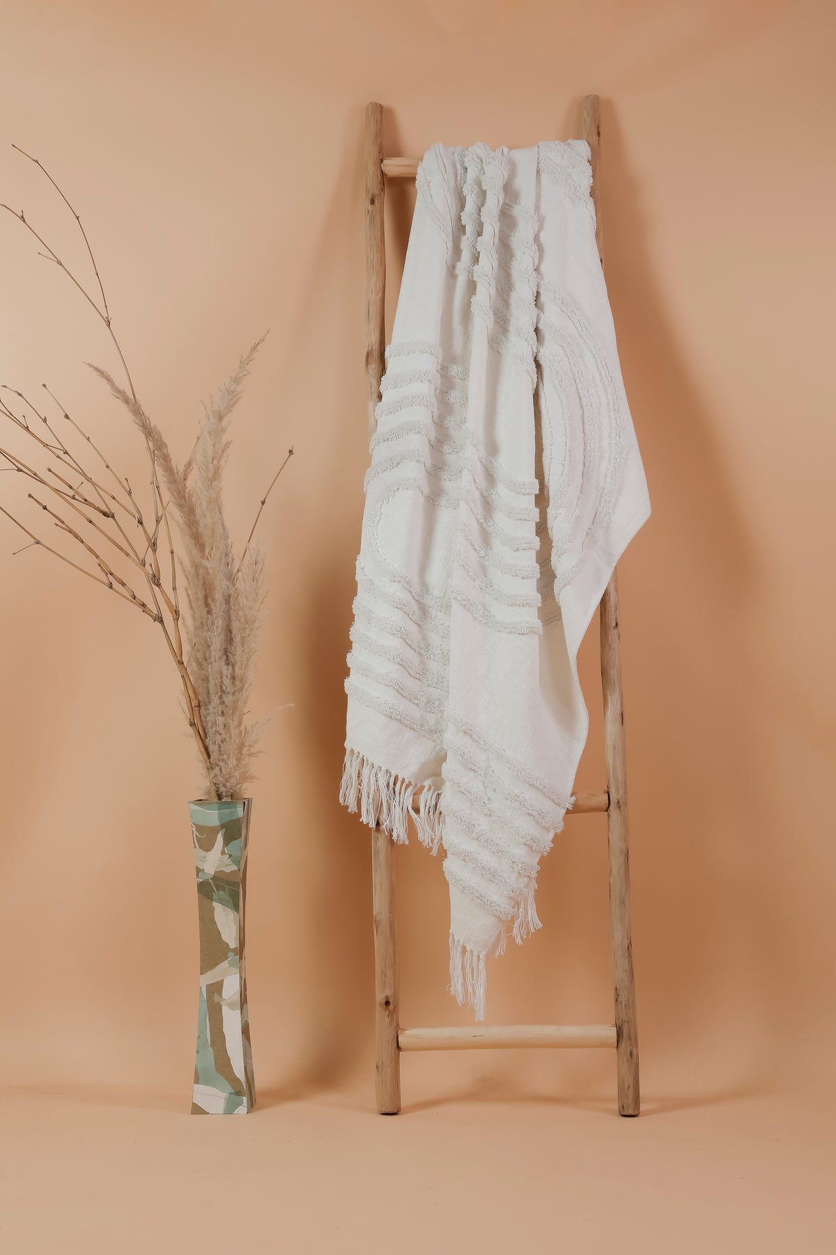 ZOHRA - Modern Tufted Throw