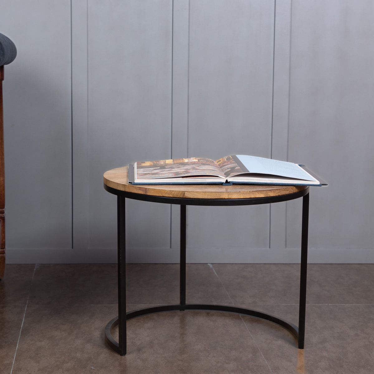 Stylish Mango Wood with Iron Frame End Table