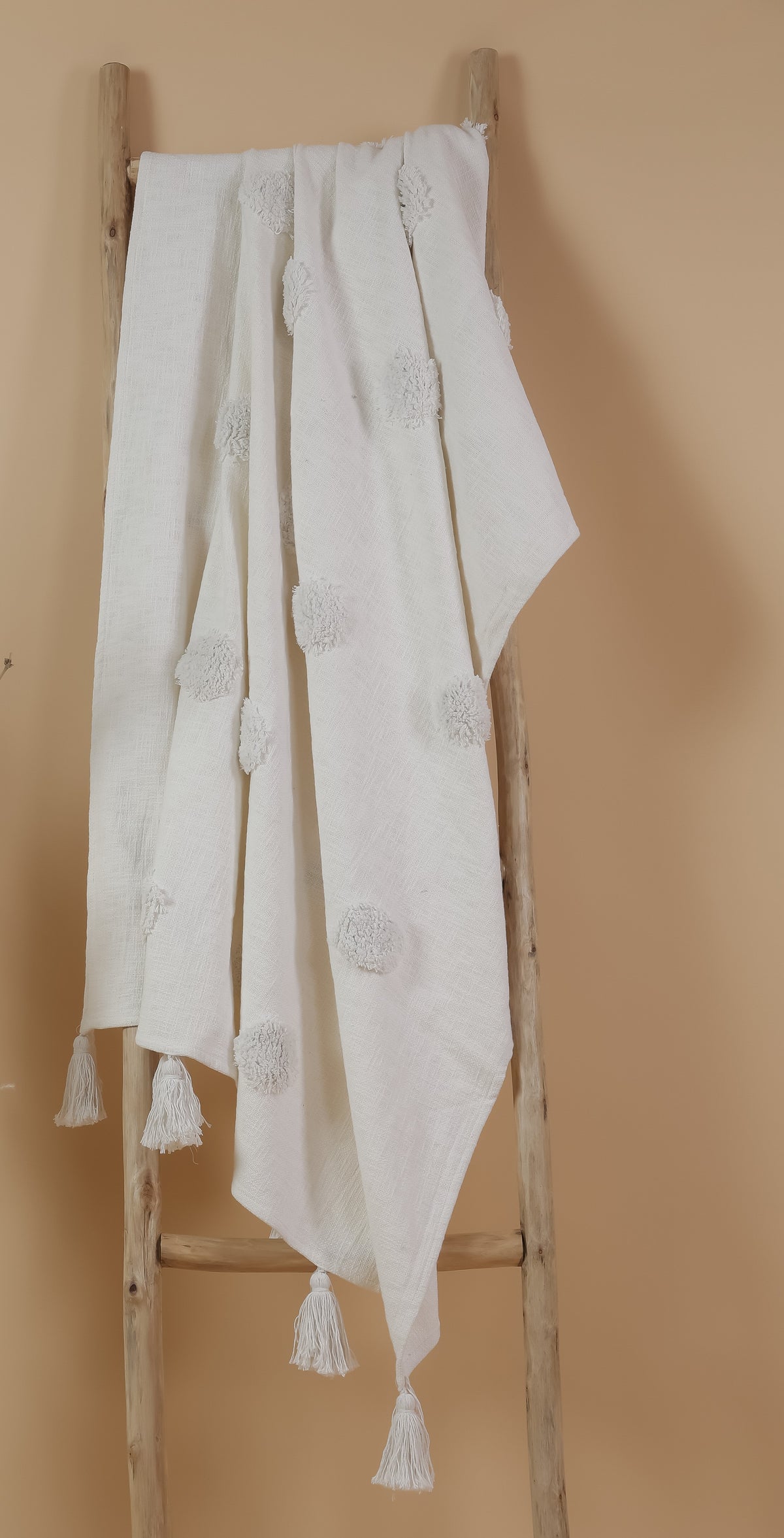 HALAYAH - Soft Tufted Throw Blanket
