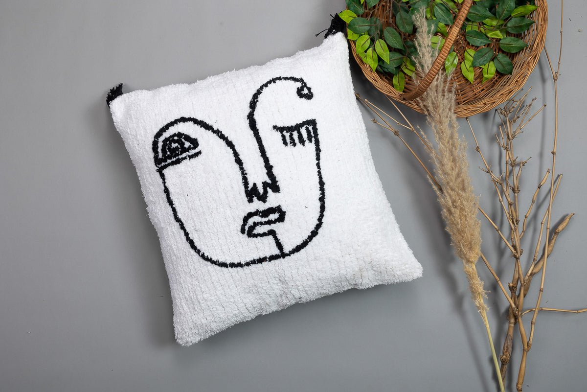 FACE    - Tufted Decorative Pillow Cover