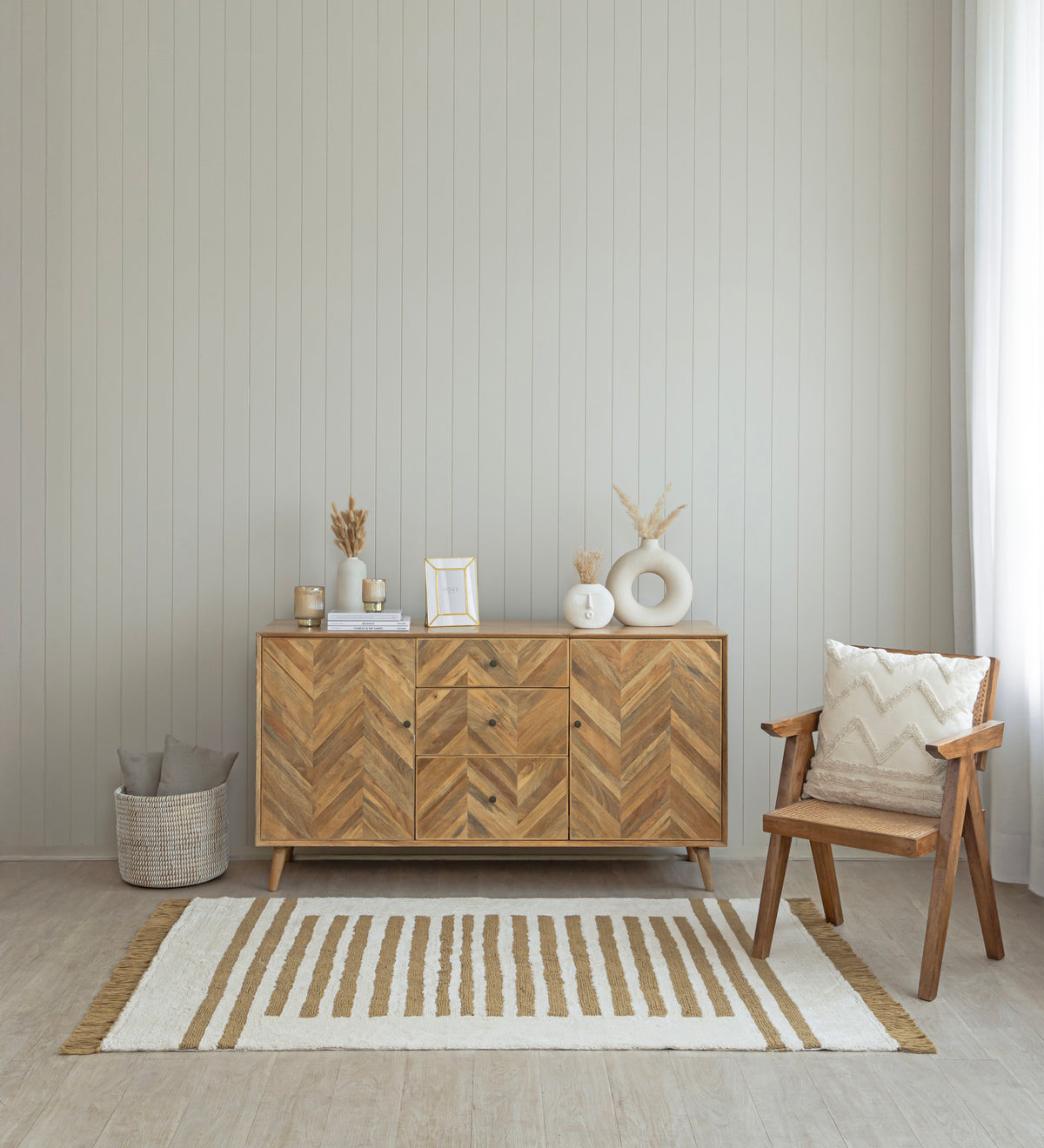 PRISHA White Geometric Hand Woven Cotton Dhurrie Rug (6 ft x 4 ft)