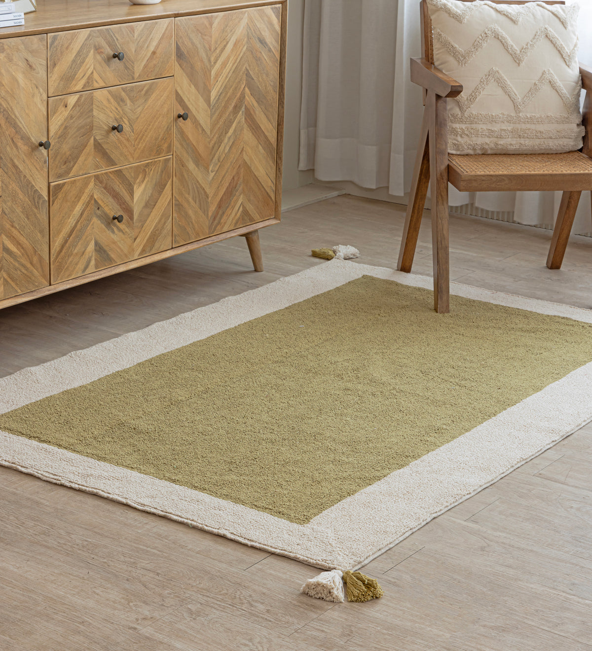 KORA Green Geometric Hand Woven Cotton Dhurrie Rug (6 ft x 4 ft)