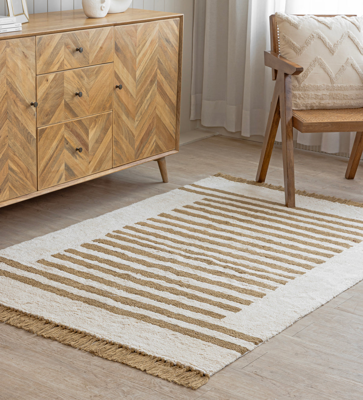 PRISHA White Geometric Hand Woven Cotton Dhurrie Rug (6 ft x 4 ft)