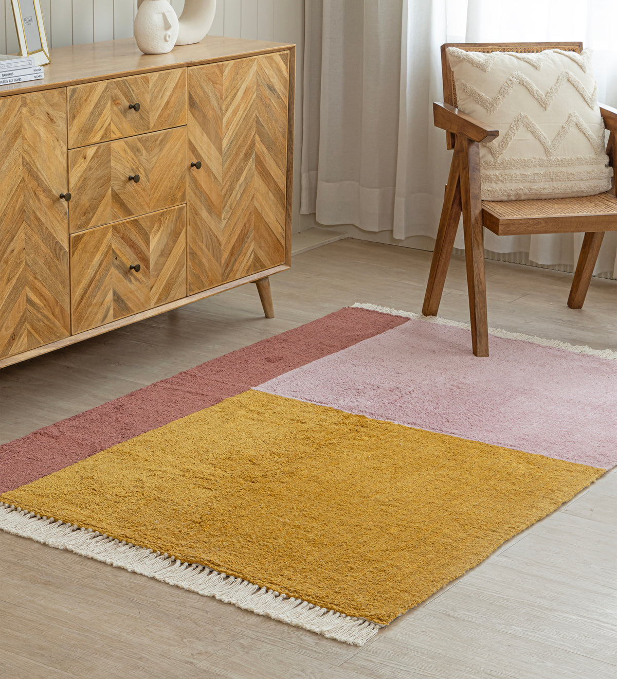 LEELA Pink Geometric Hand Woven Cotton Dhurrie Rug (8 ft x 5 ft)