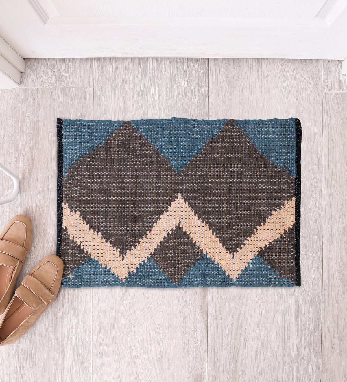 AARINI Brown Geometric Hand Woven Cotton Dhurrie Rug (3 ft x 2 ft)