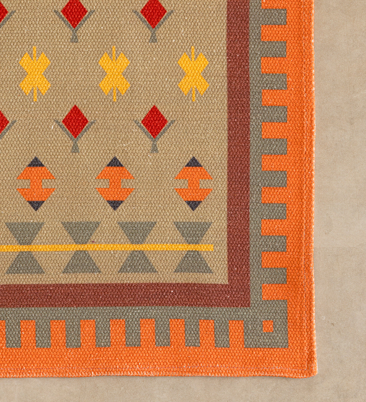 VEDA Green Traditional Hand Woven Cotton Dhurrie Runner Rug (6 ft x 2 ft)